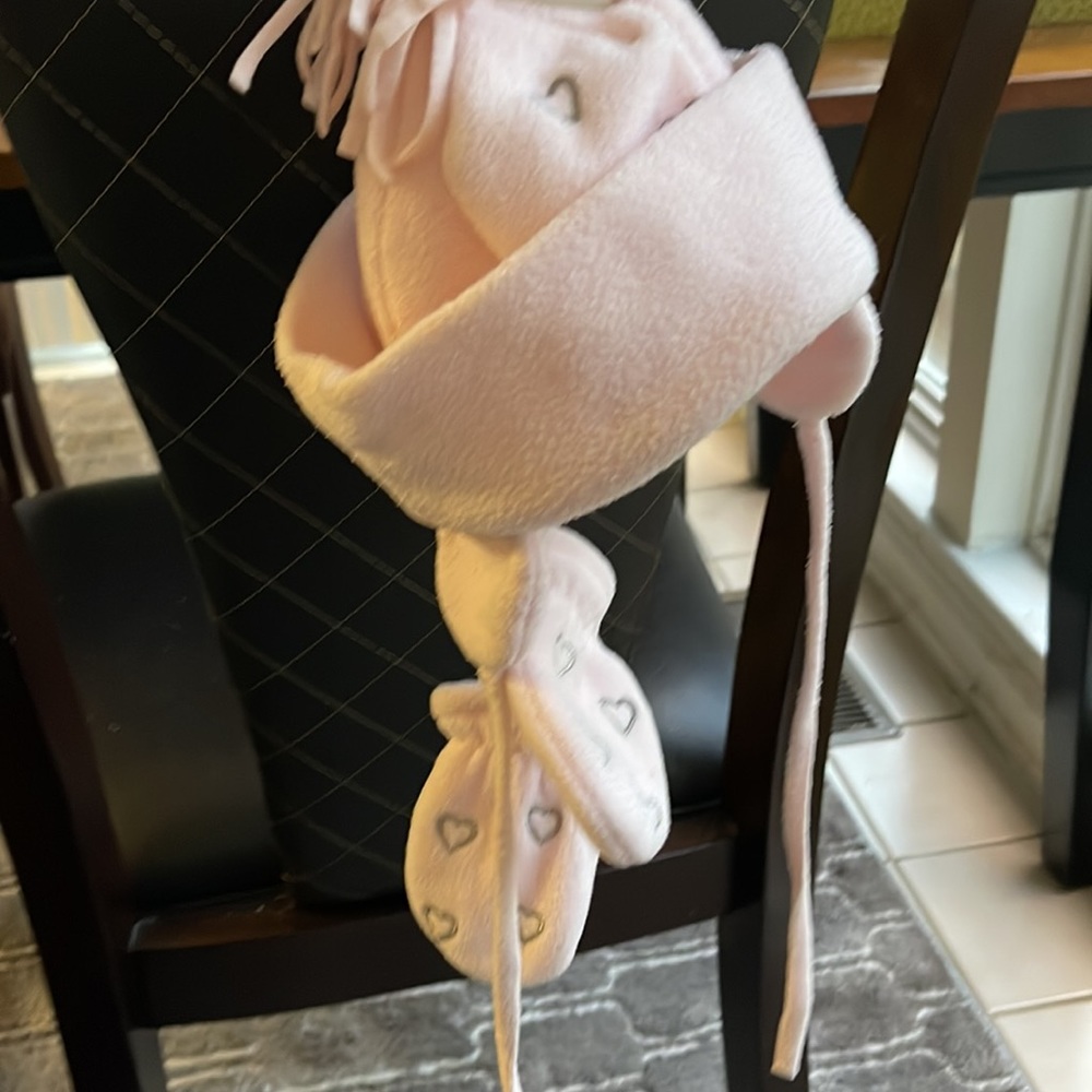 Two pieces Baby girl hats & cloves - Picture 9 of 13